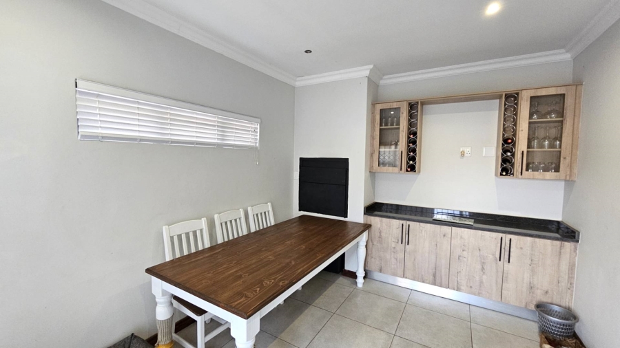 3 Bedroom Property for Sale in Melodie North West